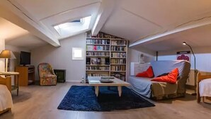 Quadruple Room - Gite Litsdeslys (Saint-Romain-de-Jalionas)