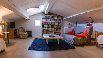 Vierpersoonskamer | Individueel gedecoreerd, individueel gemeubileerd, gratis babybedden