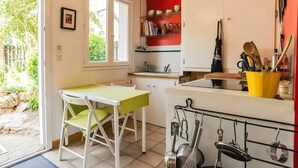 Interior - Gite Litsdeslys (Saint-Romain-de-Jalionas)