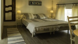 Room - Gite Litsdeslys (Saint-Romain-de-Jalionas)