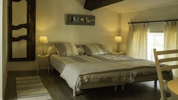 Individually decorated, individually furnished, free cots/infant beds