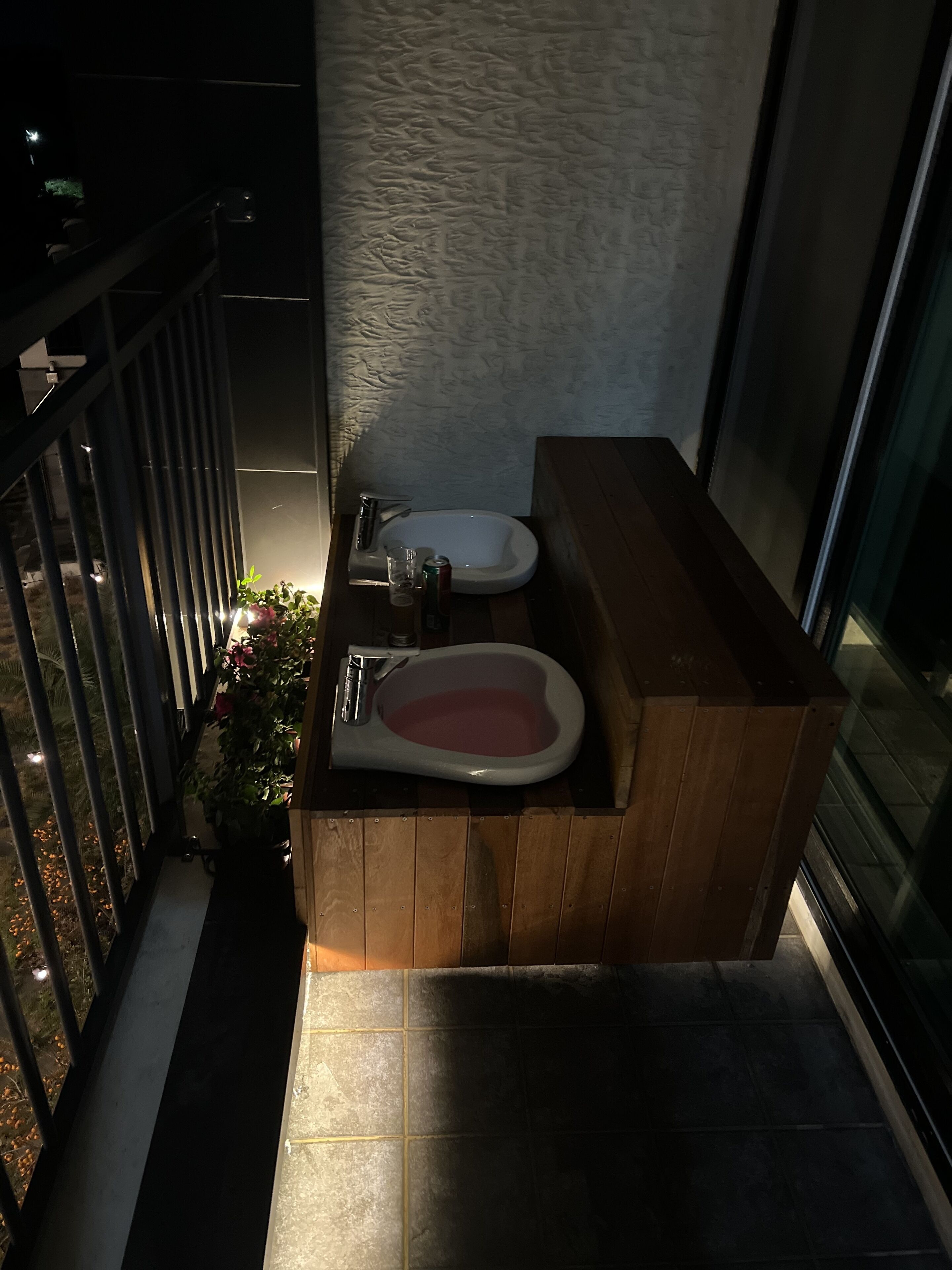 suite, 2 bedrooms | desk, free wifi, bed sheets