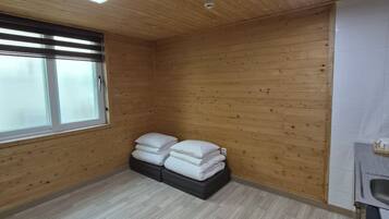Studio Tiêu chuẩn (204) | Phòng tắm | Buồng tắm vòi sen, đồ dùng nhà tắm miễn phí, máy sấy tóc, khăn tắm