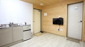 Standard Studio (204)