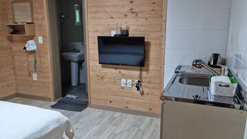 Rideaux occultants, Wi-Fi gratuit, draps fournis