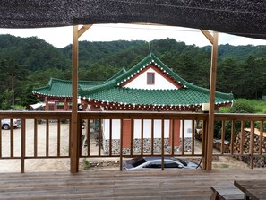 BBQ/picnic Area - Odae Mountain Golden Light Pension (Pyeongchang)