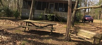 Rustico Lake Cabin AL
