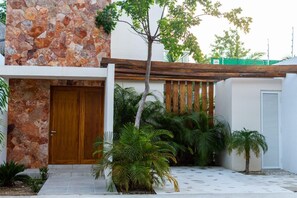 Exterior - Modern & Chic Luxury Jungle House in private gated community Tulum (Tulum)