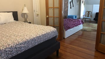 1 bedroom, in-room safe, iron/ironing board, free WiFi