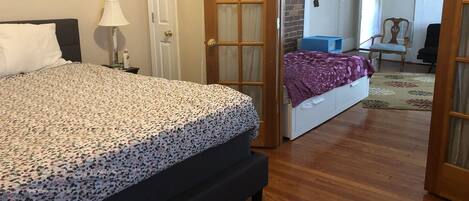 1 chambre, coffres-forts dans les chambres, fer et planche Ă repasser