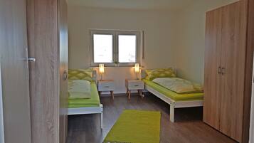 Apartment | 1 bedroom, rollaway beds, bed sheets