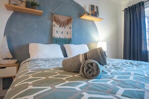 2 chambres, fer et planche à repasser, Wi-Fi gratuit, draps fournis