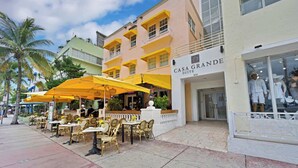 Outdoor dining - Ocean Drive Studio Apt | Heart of Miami Beach (Miami Beach)