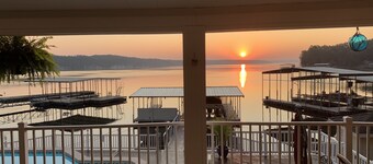 French Country Lake House i Osage Beach !! Beliggenhed!! Visninger !! Privat dock !!