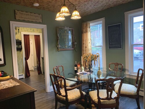 THE OLD JAIL HIDEAWAY AT JIM THORPE, P.A. - PRIVATE PARKING