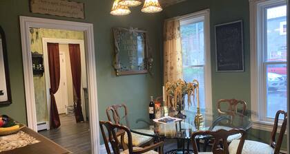 THE OLD JAIL HIDEAWAY AT JIM THORPE, P.A. - PRIVATE PARKING