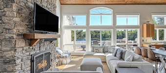 Resort-like LAKEFRONT 5br/4ba home & boathouse in quiet cove. Fun 4 all ages!