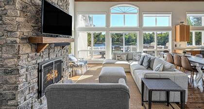 UUSI LUETTELO (uudet omistajat)! Ylellinen LAKEFRONT-koti katolla telakka-julkisella puolella