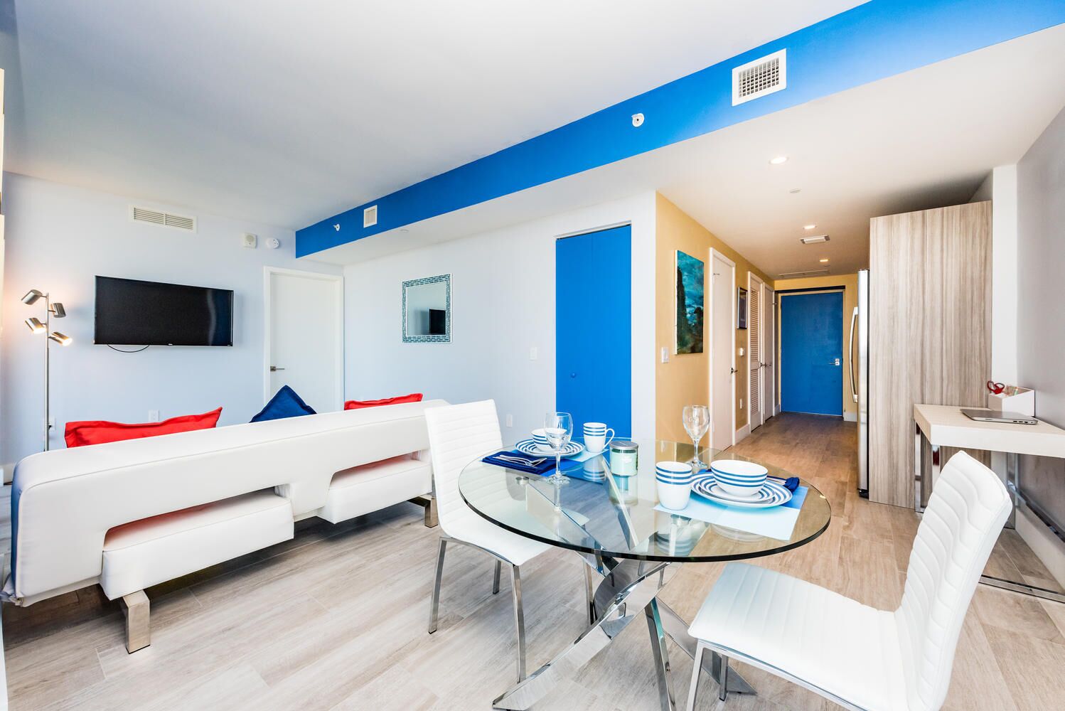 Midtown Miami-Best Furnished Turnkey Luxury Condo overlooking Resort Pool-Cool