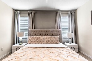 6 bedrooms, iron/ironing board, WiFi, bed sheets