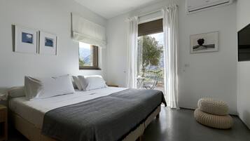 Villa, Private Pool | 5 bilik tidur, kalis bunyi, seterika/papan seterika, Wi-fi percuma