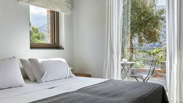 Vila, kolam renang pribadi | 5 kamar tidur, kedap suara, setrika/meja setrika, dan Wi-Fi gratis