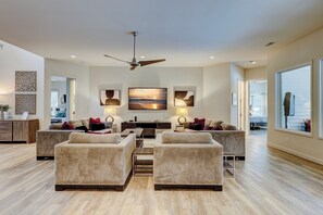 Een smart-tv en streamingdiensten