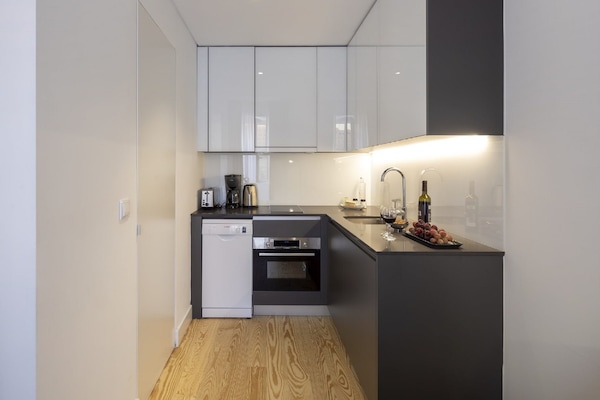 Studio | Private kitchenette | Fridge, microwave, stovetop, dishwasher