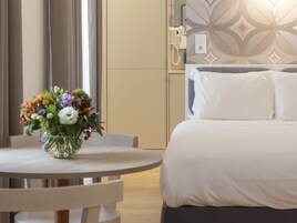 Studio | In-room safe, iron/ironing board, cots/infant beds, free WiFi