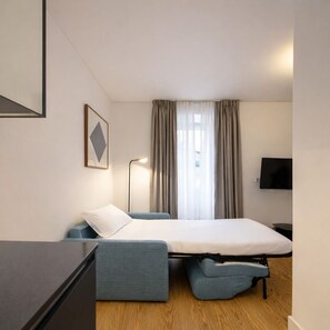 Studio | Ruang tamu | TV skrin rata 