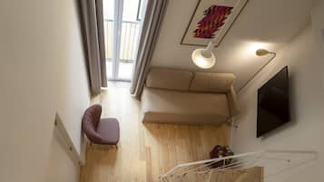 Paritalo, 2 makuuhuonetta | Tallelokero huoneessa, silitysrauta/-lauta, vauvansängyt, ilmainen Wi-Fi