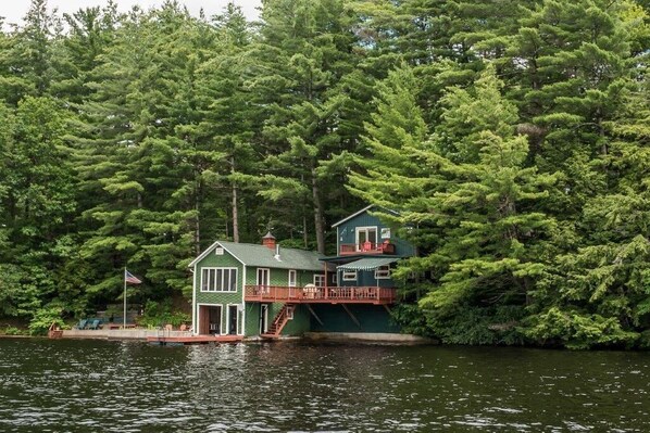 Exterior - Sunset Lodge: A Waterfront, Boathouse and Dock, Colton, NY (Colton)