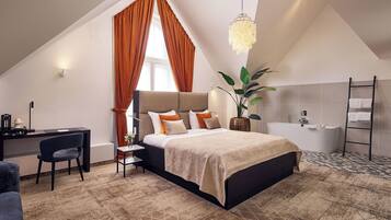 Presidentiële suite | 1 slaapkamer, een minibar, een kluis op de kamer, een bureau