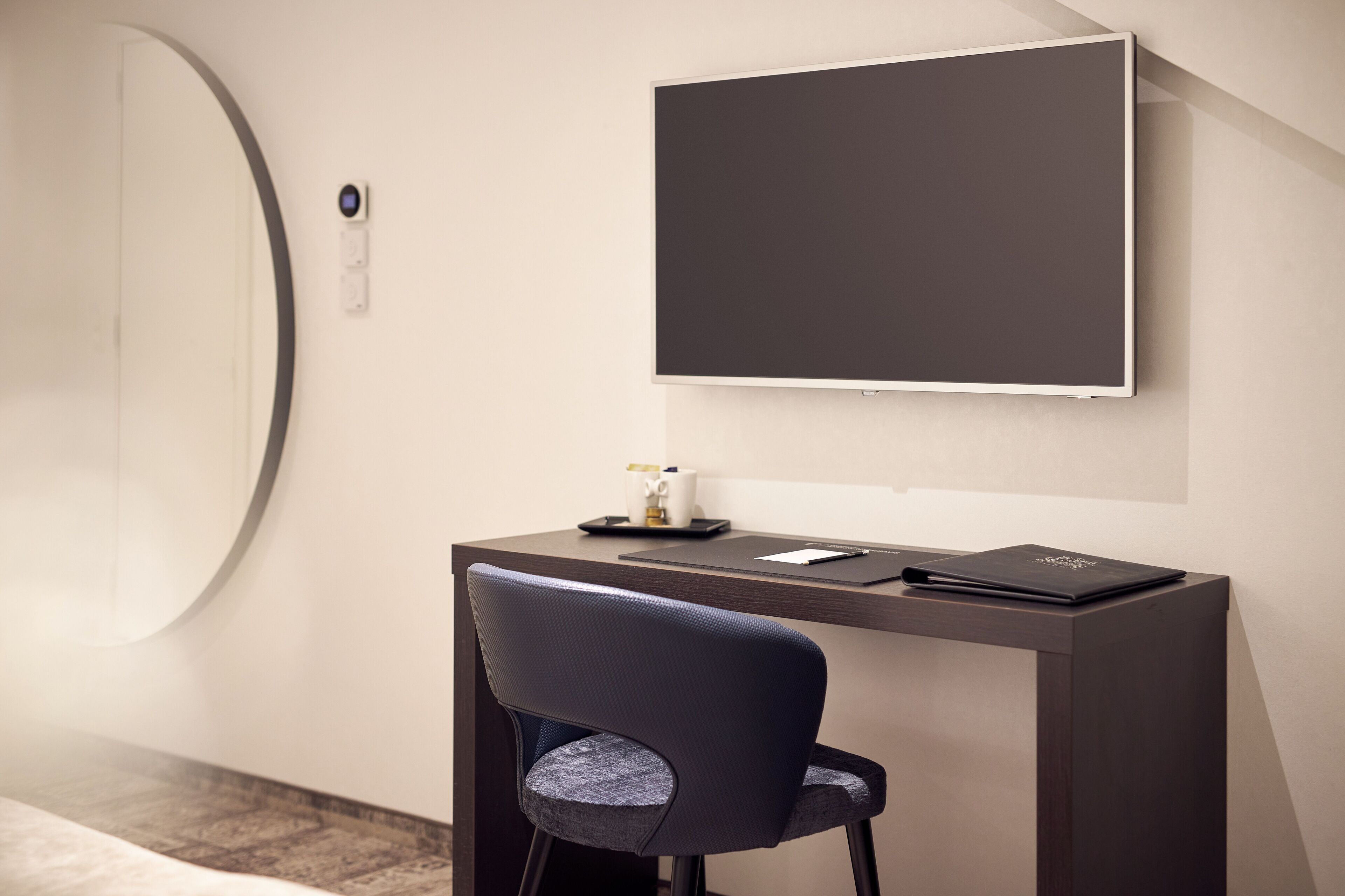 comfort twin room with open bathroom | room amenity