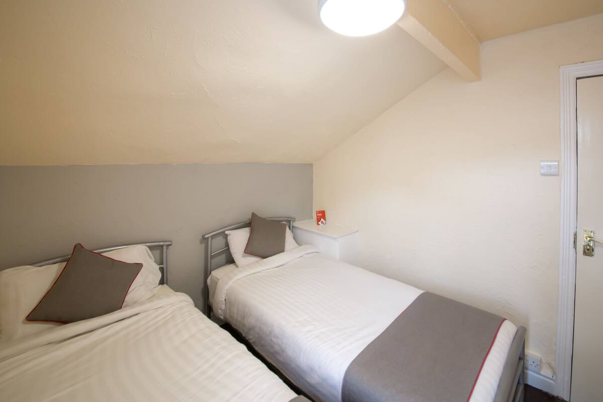 Habitación estándar con 2 camas individuales | Wifi gratis