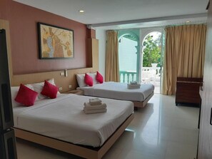 In-room safe, individually furnished, desk, blackout curtains - Island Patong Beachfront Apartments (Patong)