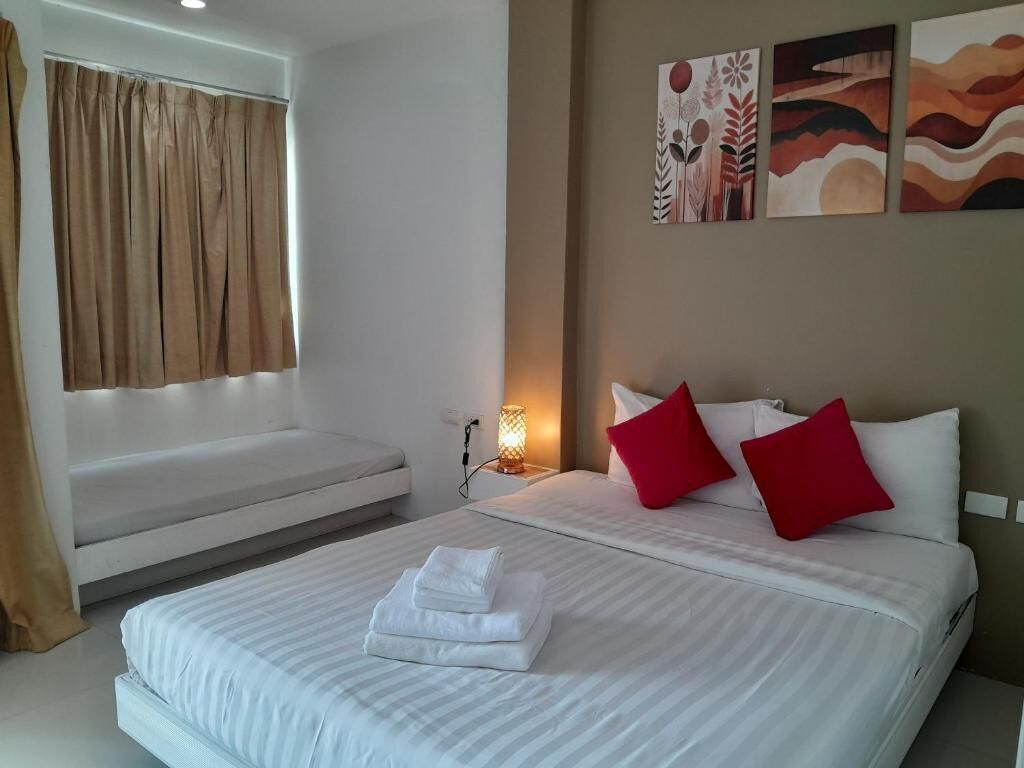 2-Bedroom Family Suite | In-room safe, individually furnished, desk, blackout curtains