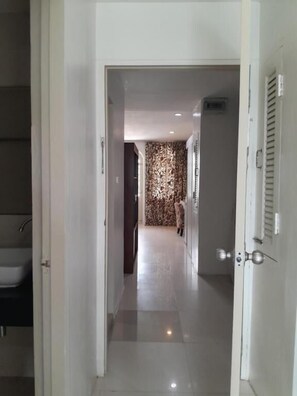 In-room safe, individually furnished, desk, blackout curtains - Island Patong Beachfront Apartments (Patong)