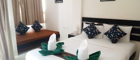 Family Double Room | In-room safe, individually furnished, desk, blackout drapes