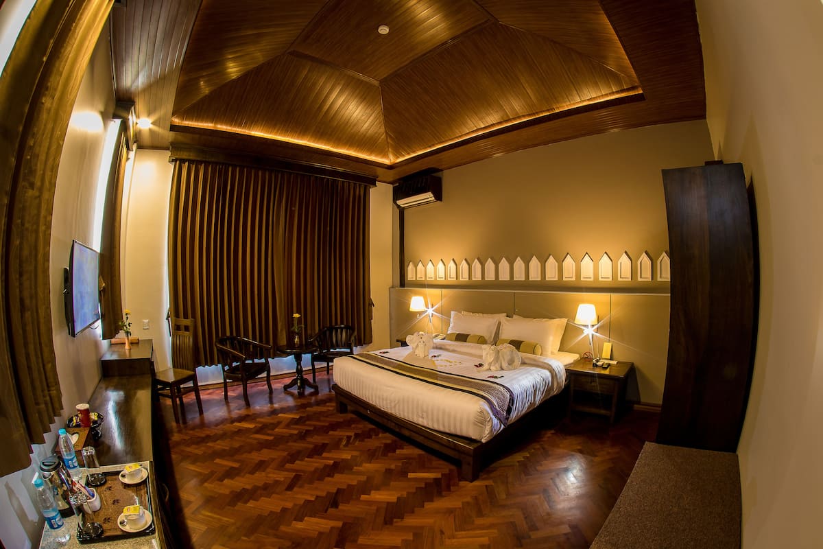 Deluxe Double Room | Minibar, in-room safe, desk, soundproofing