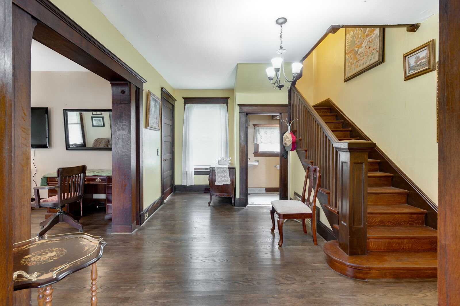Rich Old Charm With Modern Updates! (1025)