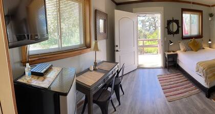 Serene Sedona Studio w/ double shower and private patio with view!