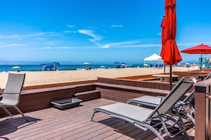 On the beach - Beachfront Ground Floor Condo | King Bed Ocean Views Private Patio (Carpinteria)