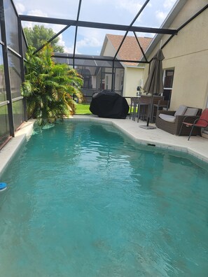 Piscina all'aperto, una piscina riscaldata