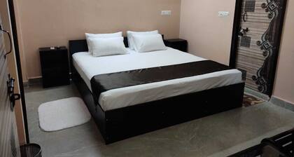 River View Delhi home stay