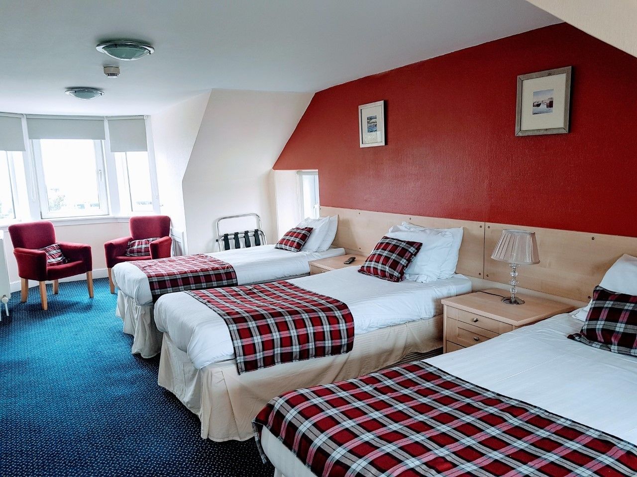 triple room | free wifi, bed sheets