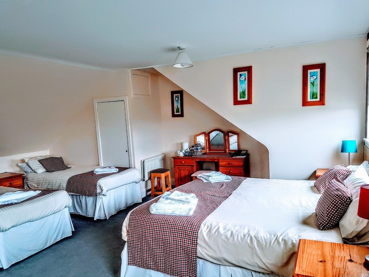 family room | free wifi, bed sheets