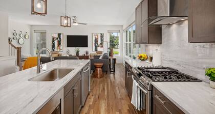 Beau nouveau 4 Lvl, 4BR / 4BA Accueil minutes du centre-ville de Nashville, 4 trĂšs grands lits