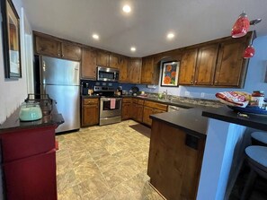 Refrigerador, microondas, horno, placa de cocina