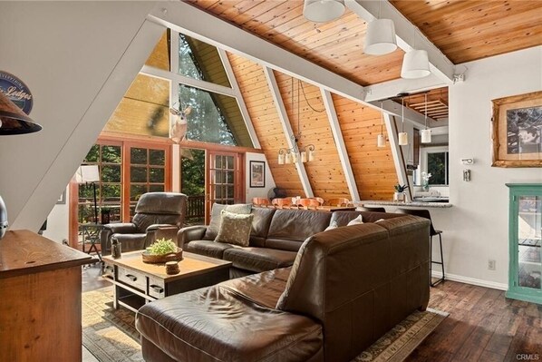 Smart TV, fireplace, DVD player, foosball